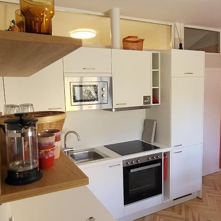 Orange Flat By Grazrentals Highest Standard & Free Parking מראה חיצוני תמונה